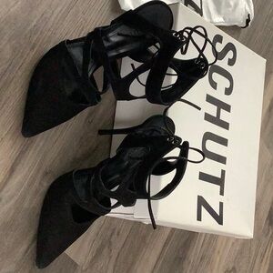 Schutz Black Heels 7B